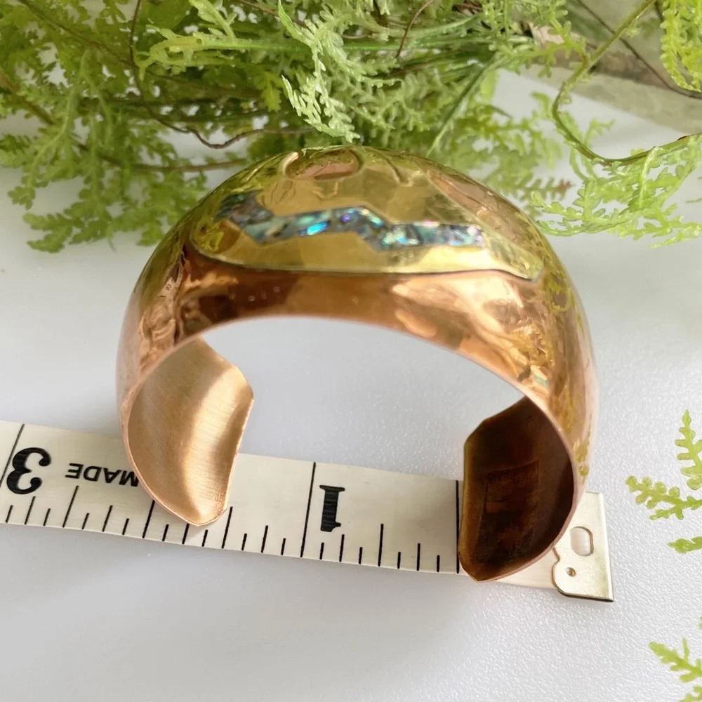 Vintage Copper & Brass Abalone Shell Inlay Native Bear Cuff Bracelet - Picture 12 of 13